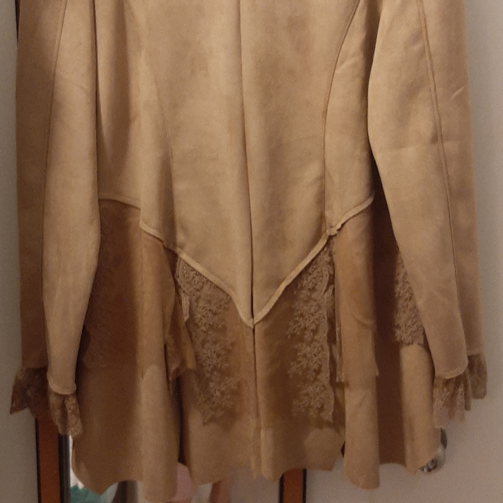Tunic - Picture 5 of 9